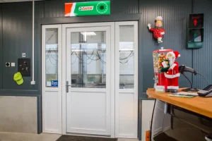 Nouveax fenetres et portes en PVC pour Truckwash Gieten, Pays-Bas