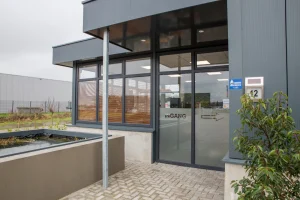 Nouveax fenetres et portes en PVC pour Truckwash Gieten, Pays-Bas