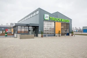 Nouveax fenetres et portes en PVC pour Truckwash Gieten, Pays-Bas