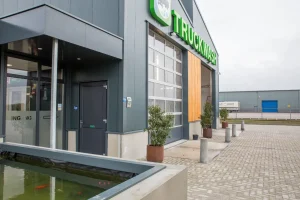 Nouveax fenetres et portes en PVC pour Truckwash Gieten, Pays-Bas