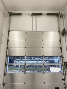 Revetement pont de lavage concessionnaire volvo