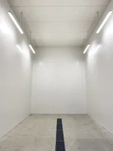 Revetement pont de lavage concessionnaire volvo