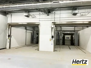 Renovation lavage de voitures dans aeroport Schiphol-Amsterdam, Pays-Bas